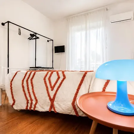S Bed